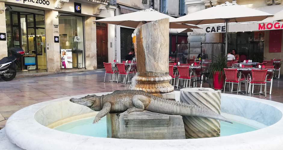 Ein Krokodil ist das Symbol der Nimes