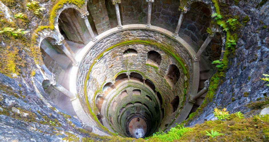 Der Initiationsbrunnen in Quinta da Regaleira