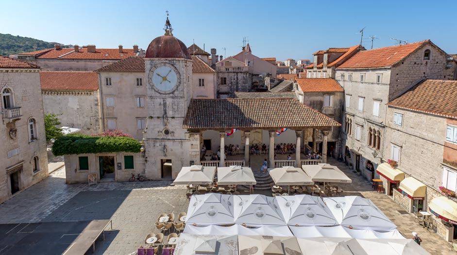 Trg Ivana Pavla II, Trogir