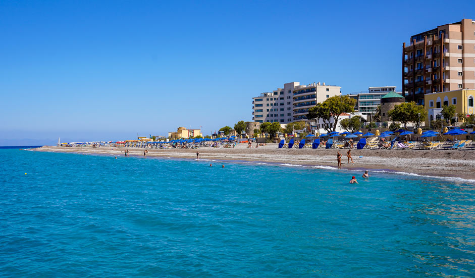 Akti Miaouli Strand
