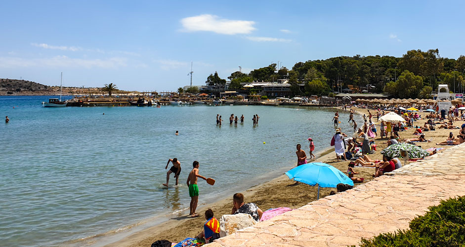 Der öffentliche Strand der Vouliagmeni - Athen-Strände